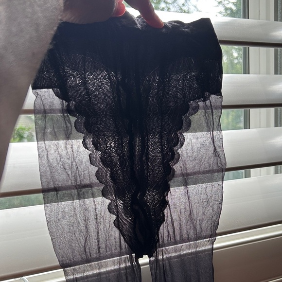 NWOT Black Sheer Pantyhose, size S - Picture 3 of 3